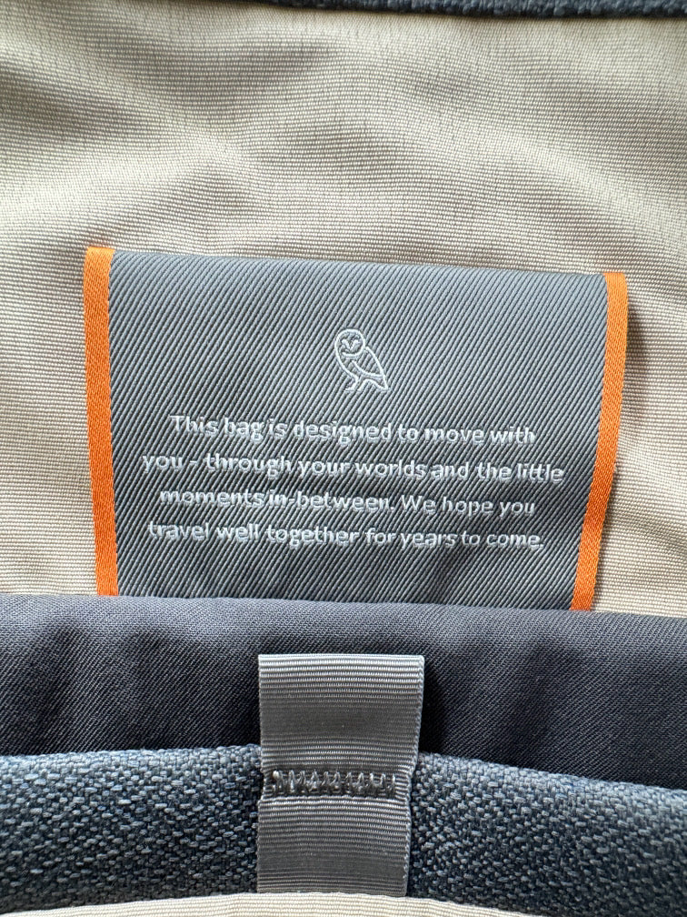 BELLROY Graphite Recycled Plastic Messenger Bag