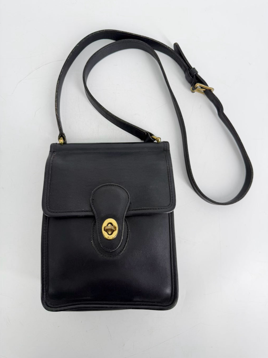 VINTAGE COACH Murphy Black Leather Crossbody Bag