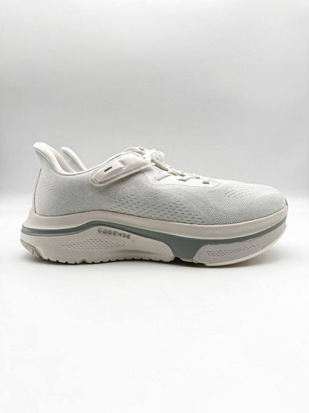 CADENSE Size MENS 12 White Sneakers