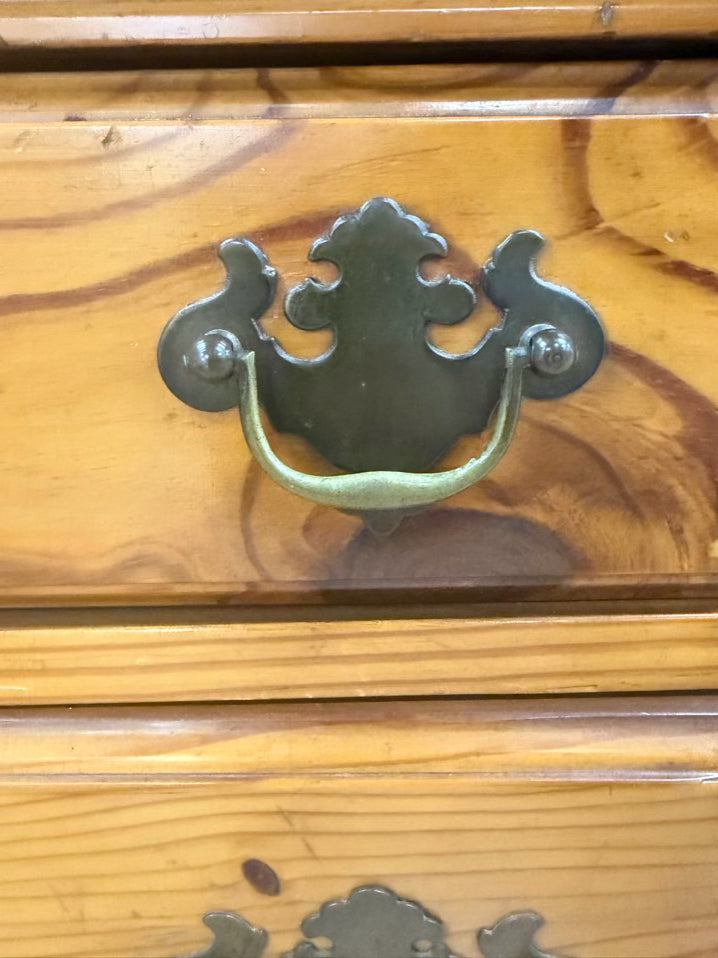 UNIQUE FURNITURE Light Pine Hutch w/ 4 Drawers