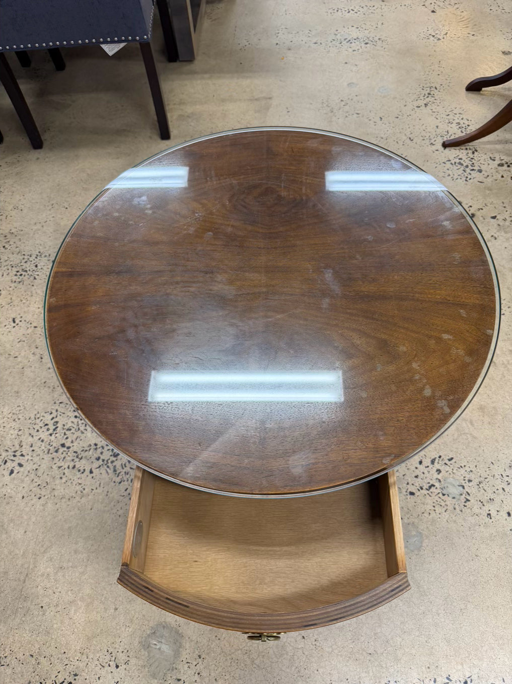 BAKER ROUND Wood Occasional Table w/ Queen Ann Feet & Glass Protective Top
