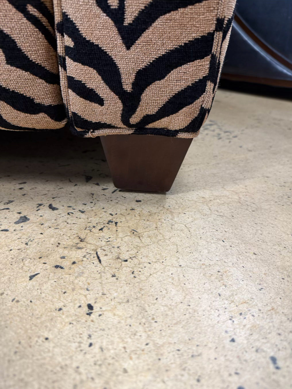 Tan & Black Animal Recliner Chair