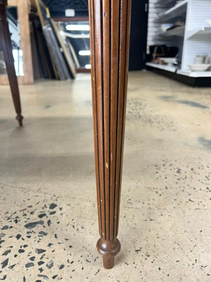 ANTIQUE Cherry Drop Leaf w/ Fluted Legs