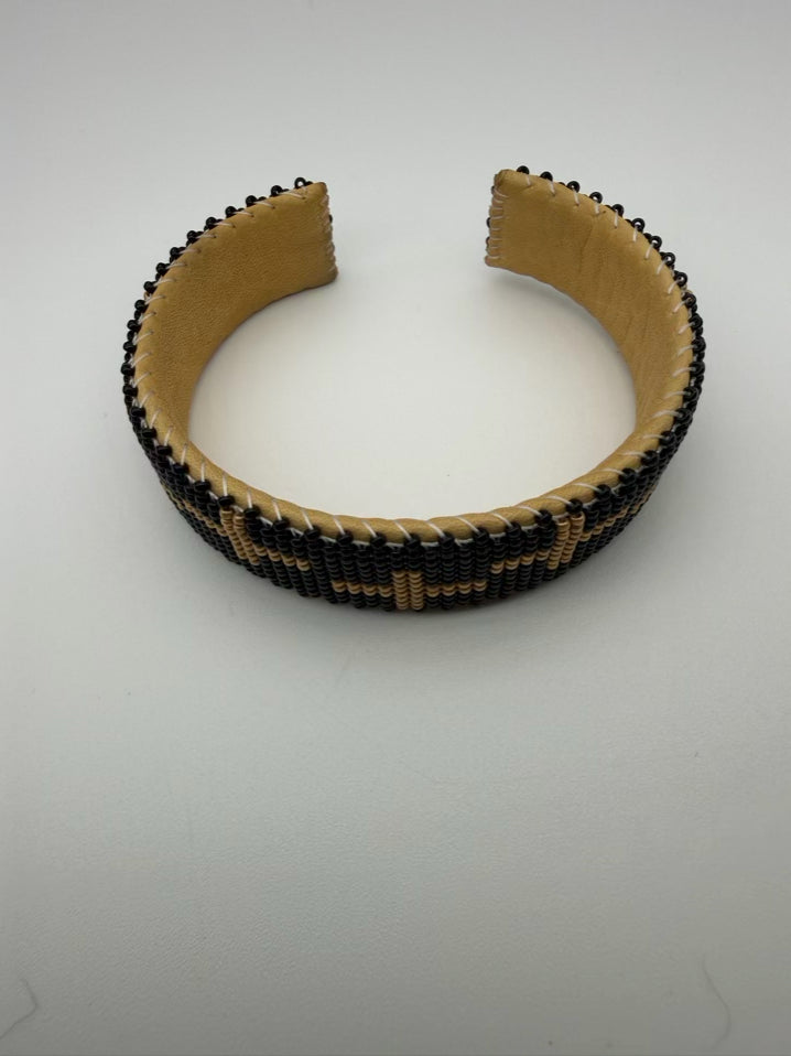 ETKIE Honor Medium Black Beaded Cuff