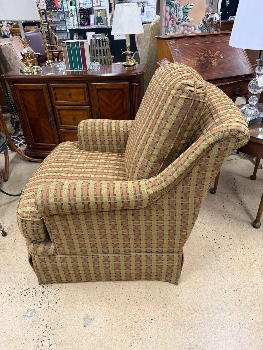 FAIRFIELD Brown, Tan & Gold Swivel Club Chair