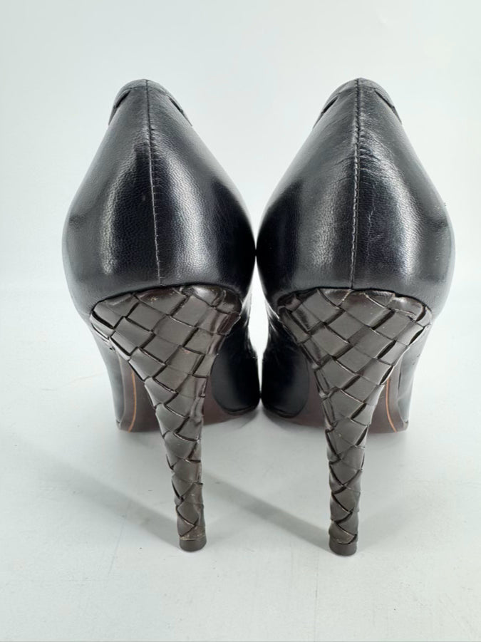 BOTTEGA VENETA Size 40 Black Leather Intrecciato Weave Peep Toe Heels