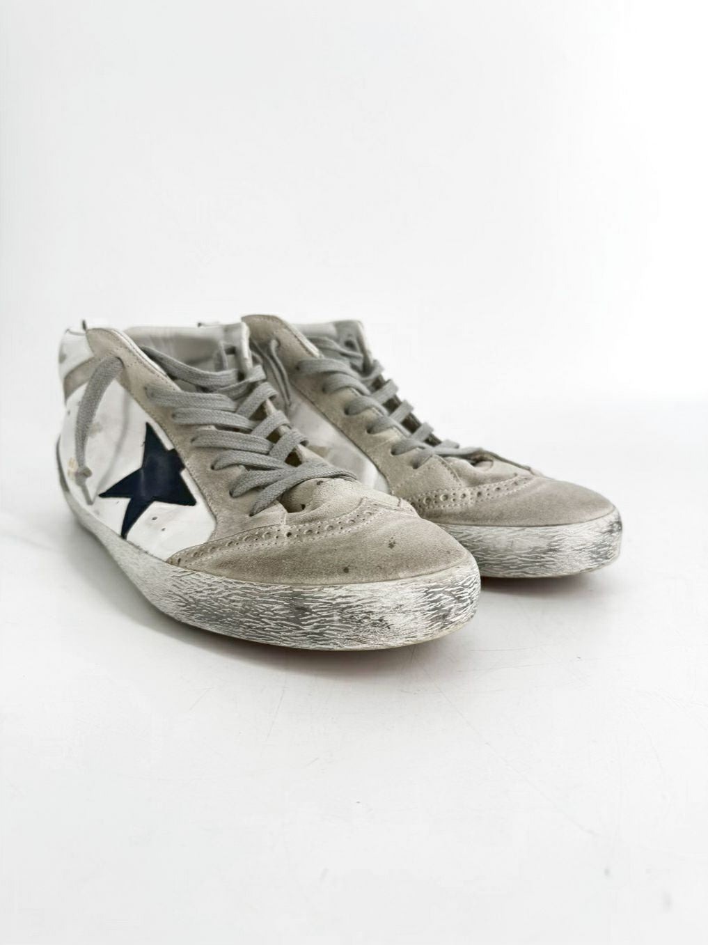 GOLDEN GOOSE Size 46 White & Gray Leather Sneakers