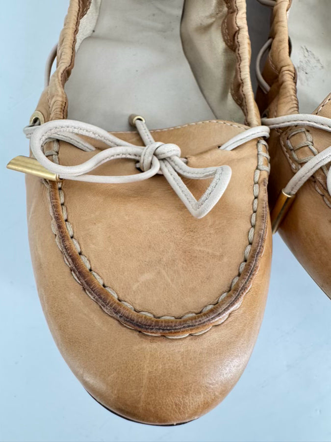 TODS Size 39 Camel Leather Flats