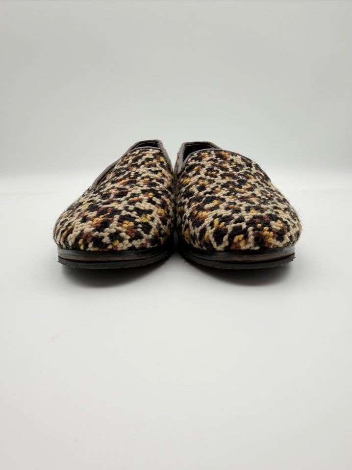 BY PAIGE WMNS Size 7.5 Brown & Cream Needlepoint Animal Print Loafers