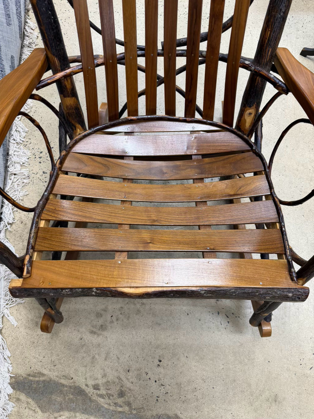 Light Wood Amish Style Chair