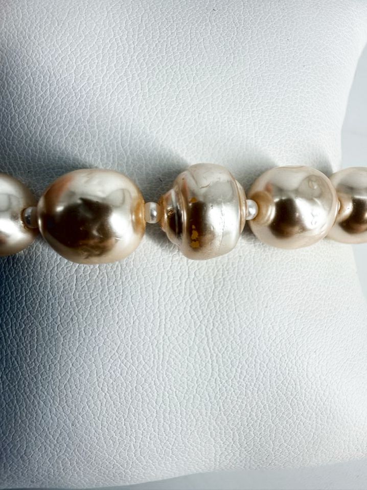 MIRIAM HASKELL Cream Baroque Pearl Bracelet