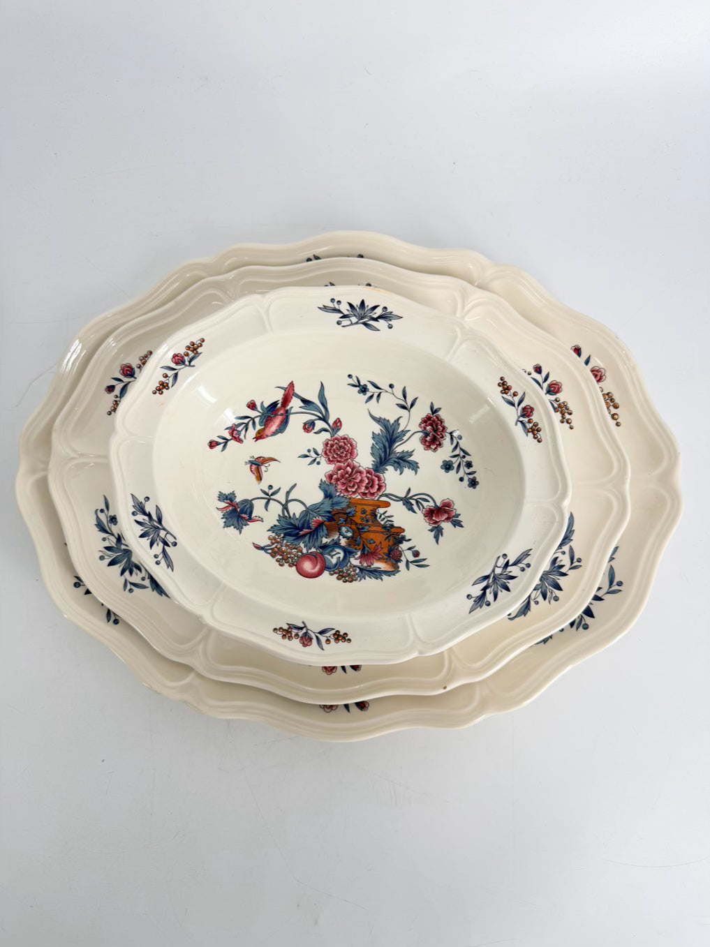 WEDGEWOOD White, Pink & Blue Williamsburg Potpourri China 7 Piece Dinnerware Setting For 6 Includes Serving Pieces