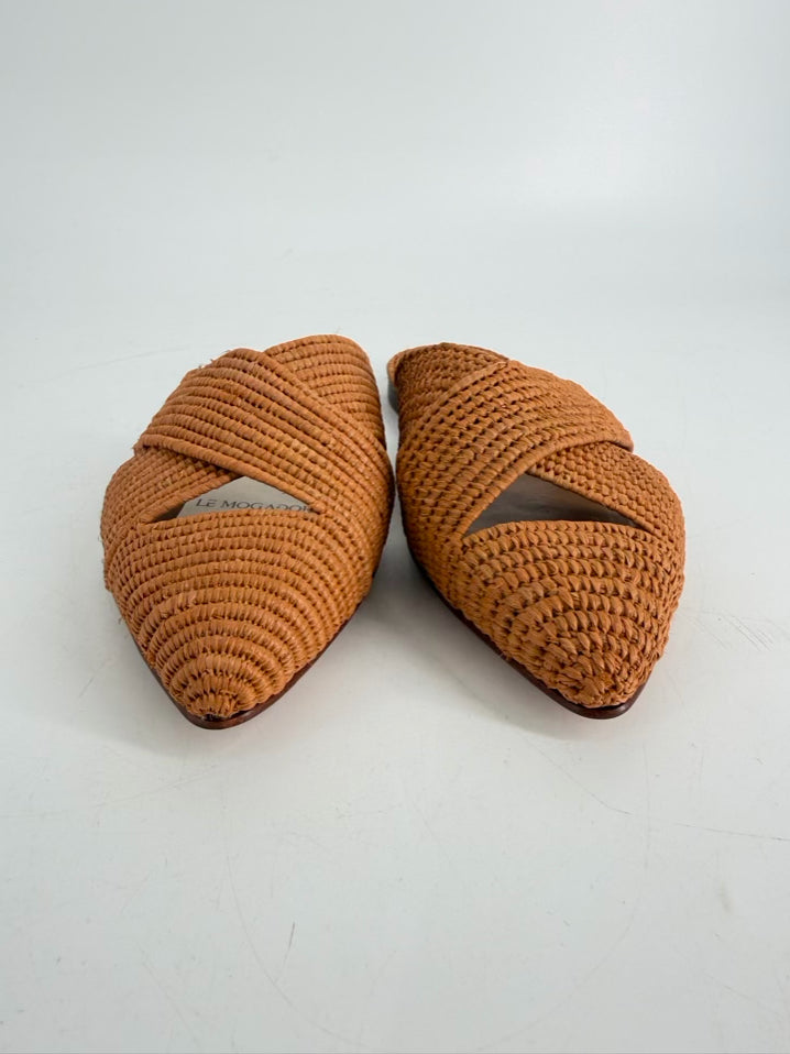 LE MOGADOR Size 37 Orange Flats NWT
