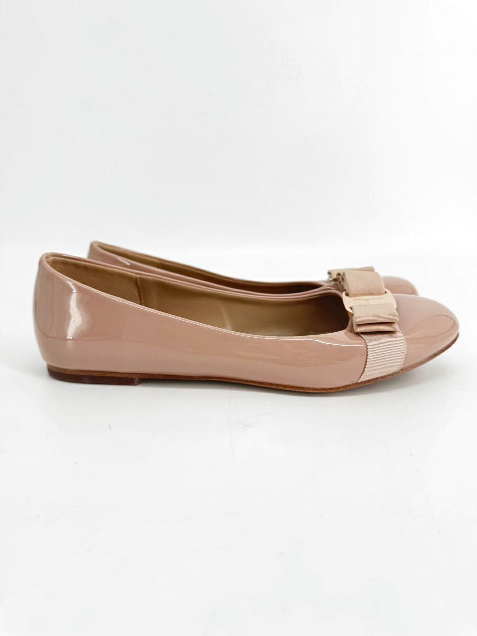 FERRAGAMO Size 7 Camel Leather Flats