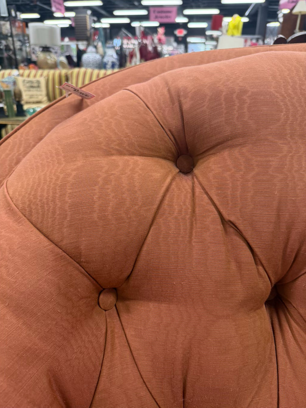 VINTAGE Rose Tufted 2 Cushion Sofa