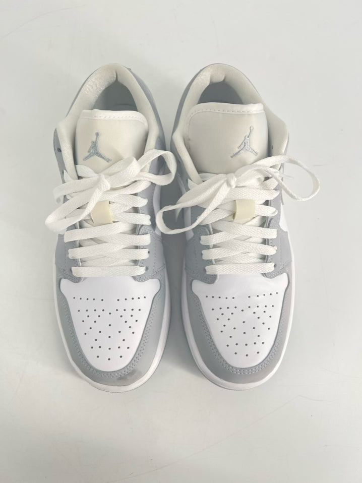 NIKE Size 8 White & Gray Nike Air Jordans Sneakers