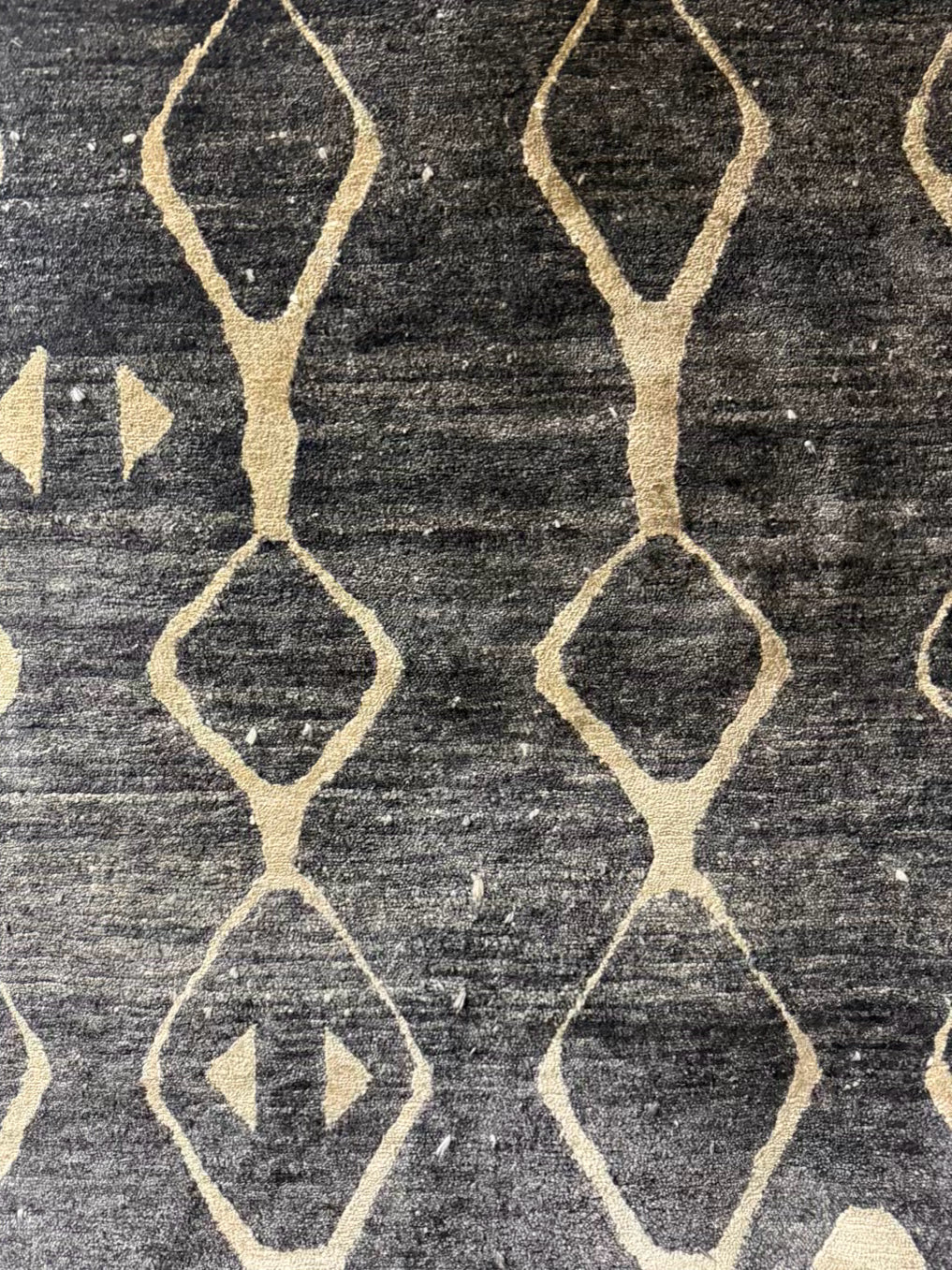 FEIZY Mambasa White & Black Bamboo Viscose Area Rug