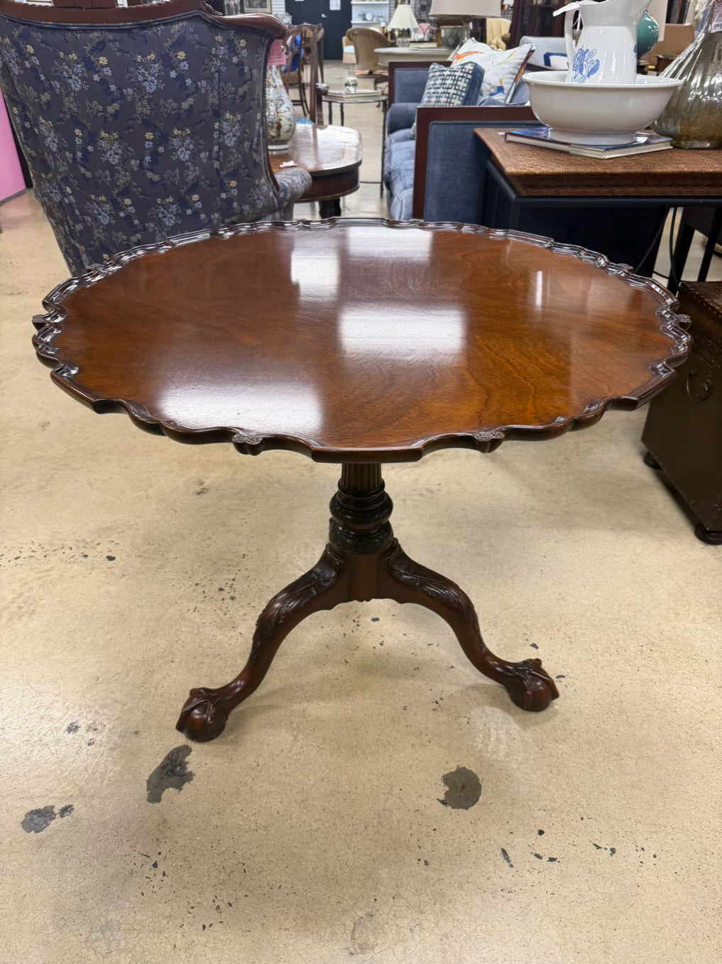Queen Ann Mahogany Tilt-Top Table w/ Pie Crust Top