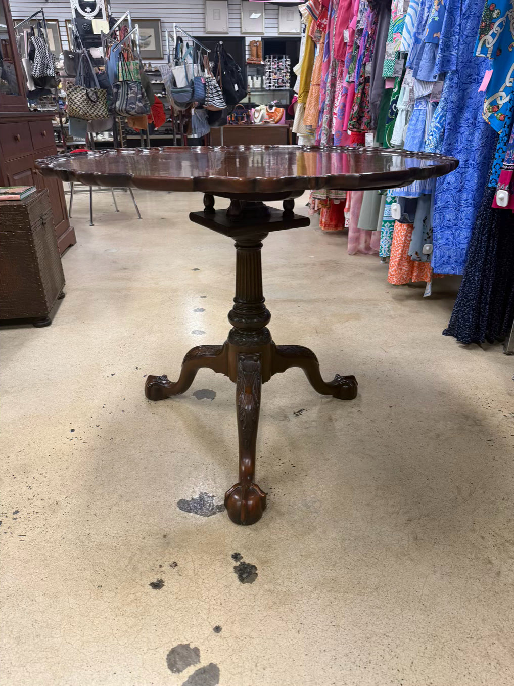 Queen Ann Mahogany Tilt-Top Table w/ Pie Crust Top