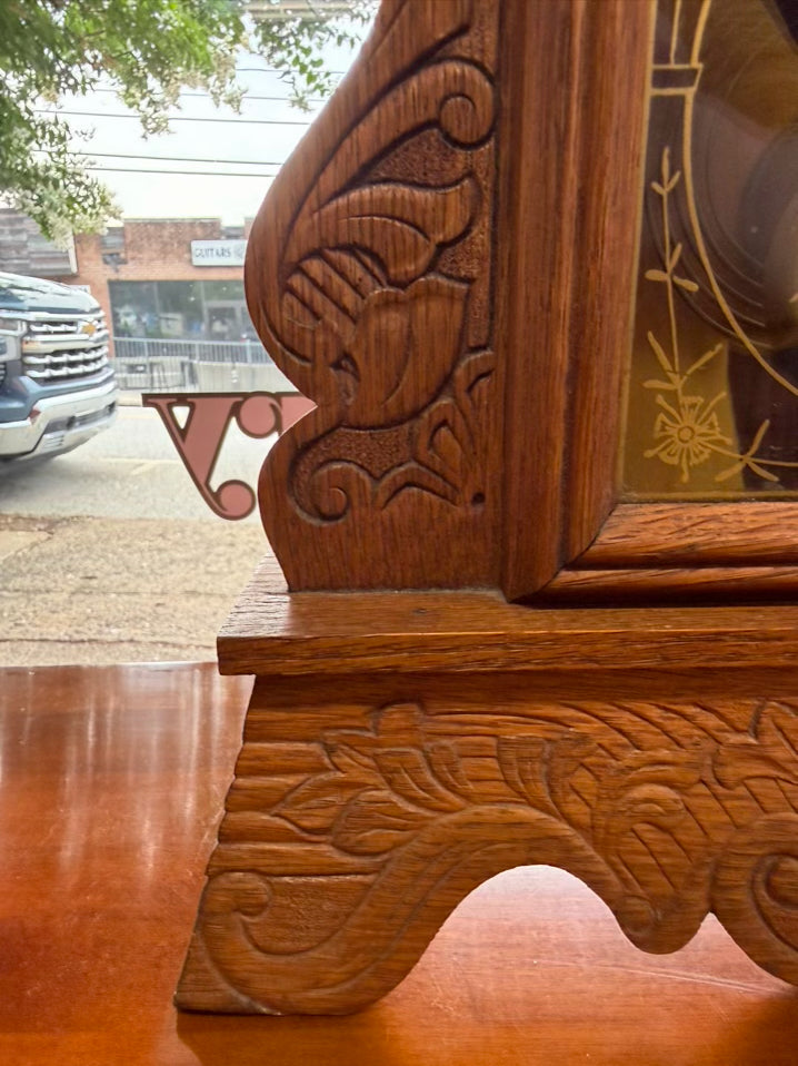 NEW HAVEN CLOCK COMPANY Medium Oak Clock