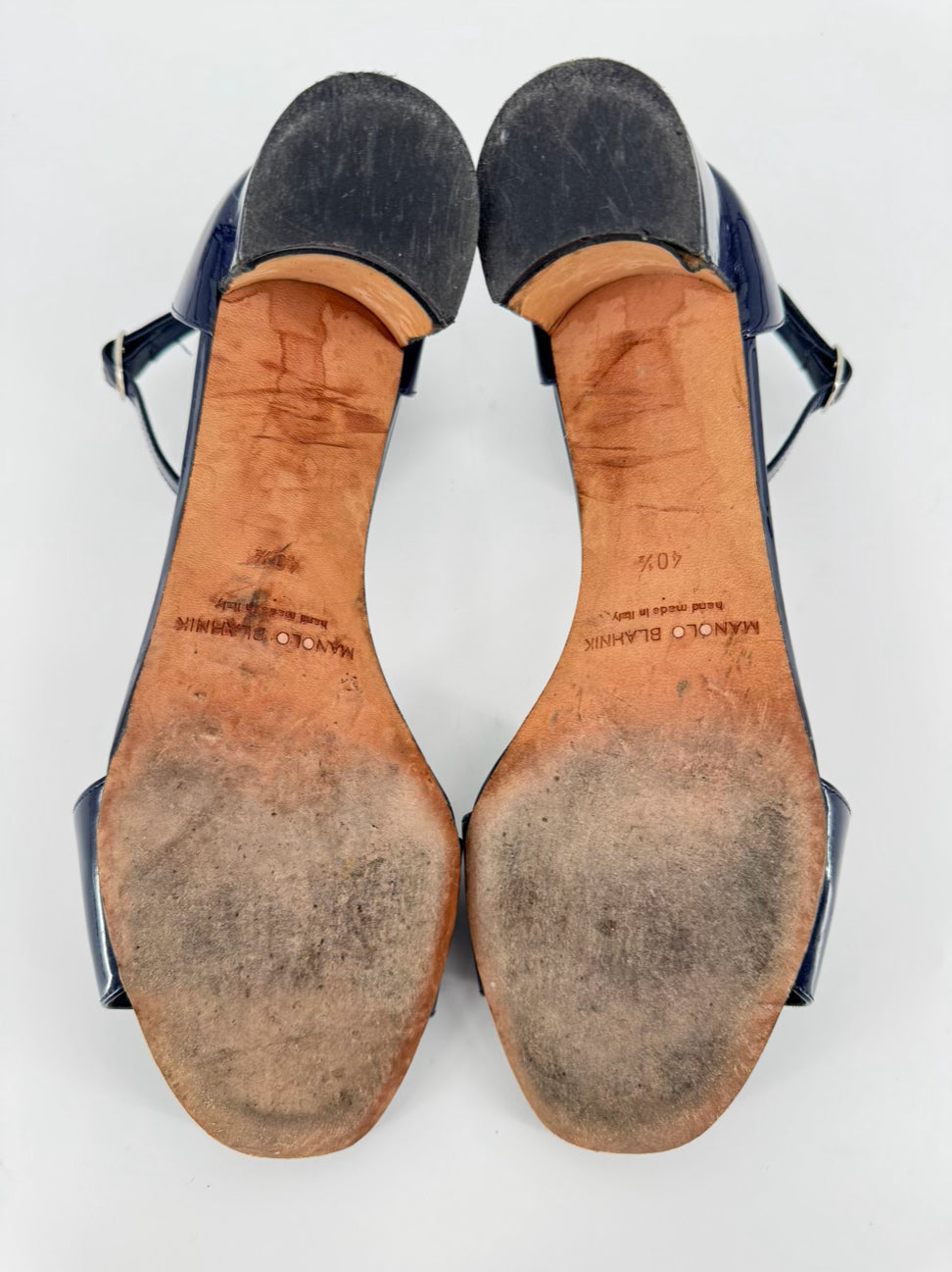 MANOLO BLAHNIK Size 40.5 Navy Patent Leather Kitten Heels