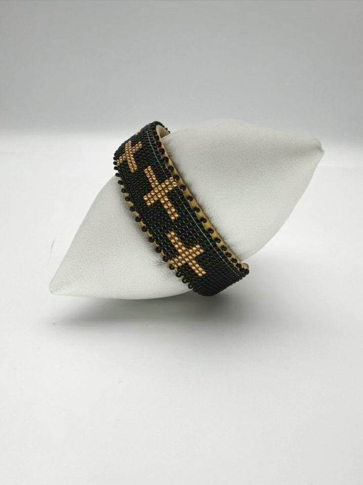 ETKIE Honor Medium Black Beaded Cuff