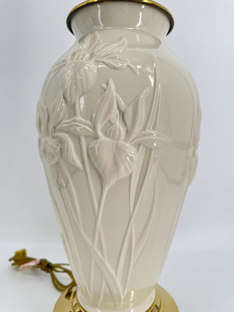 LENOX Cream Porcelain Raised Flower Design Lamp