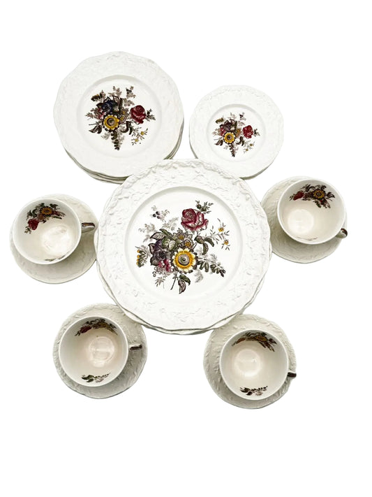 MASON'S Friarswood White & Multicolor Ironstone 5 Piece Dinnerware Setting For 4