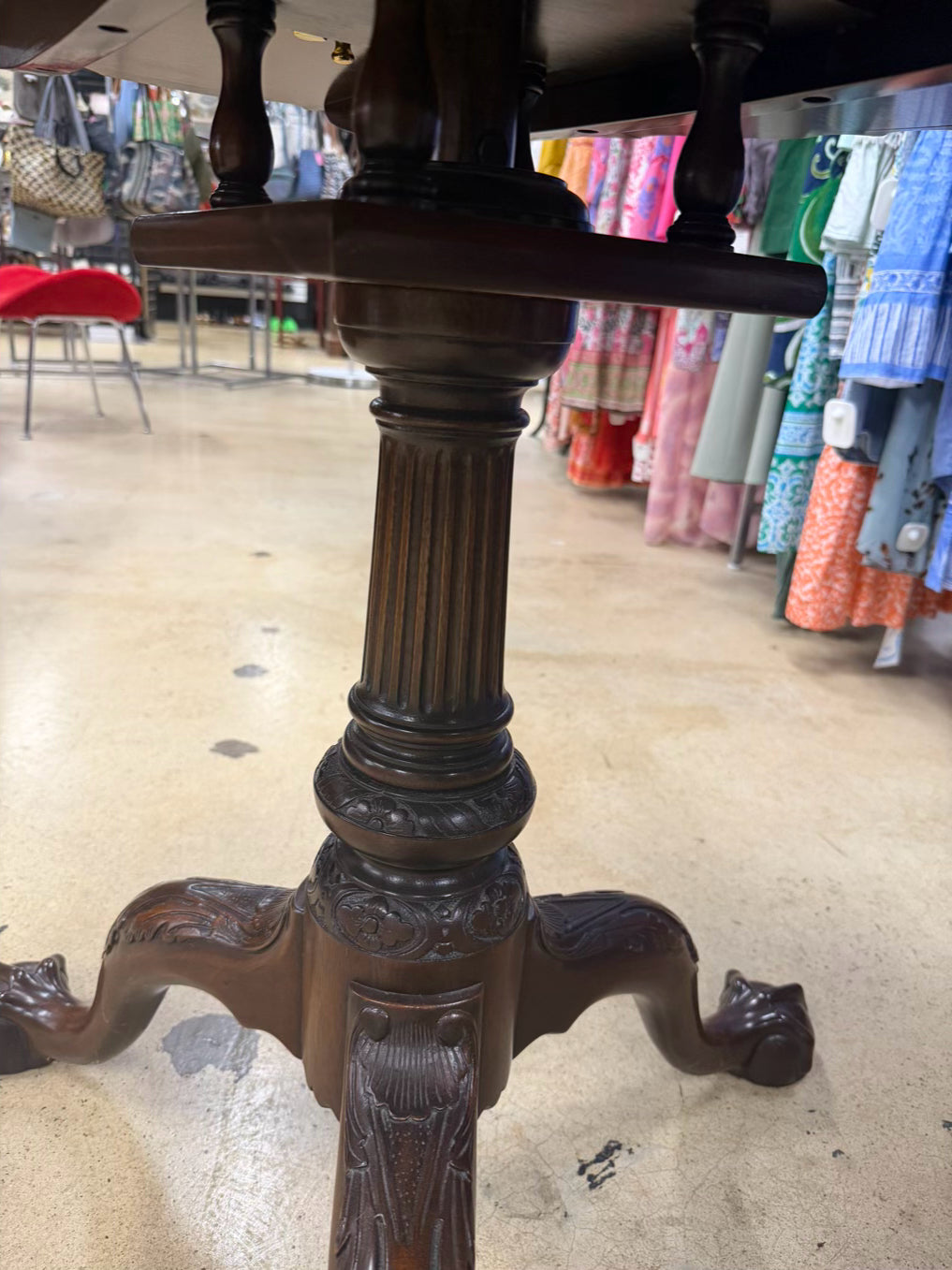 Queen Ann Mahogany Tilt-Top Table w/ Pie Crust Top