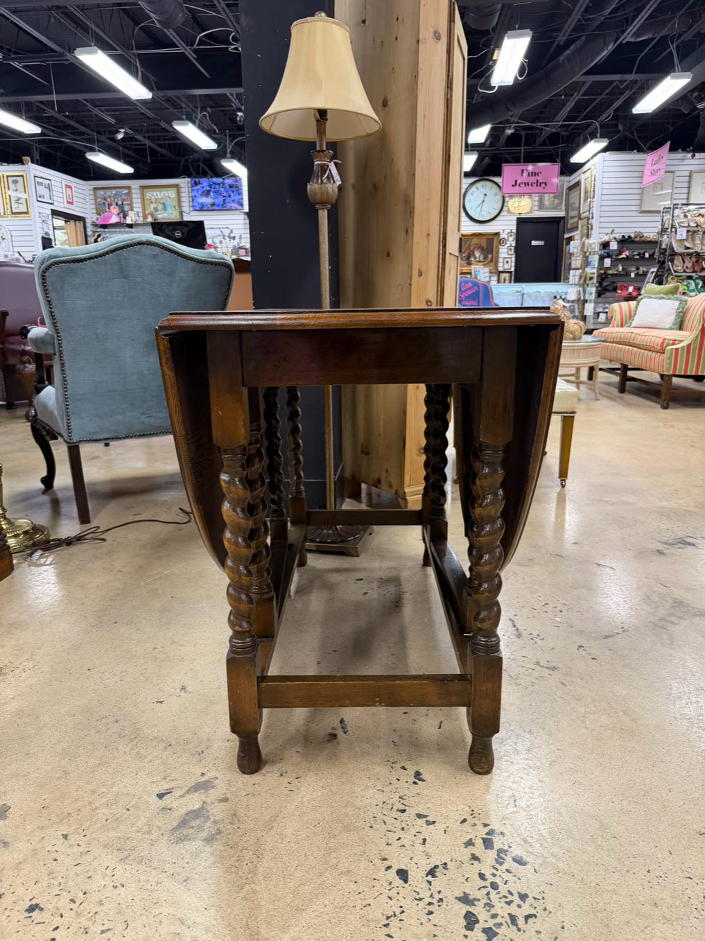 VINTAGE Medium Oak Drop Leaf Table w/ Barley Twist Detail