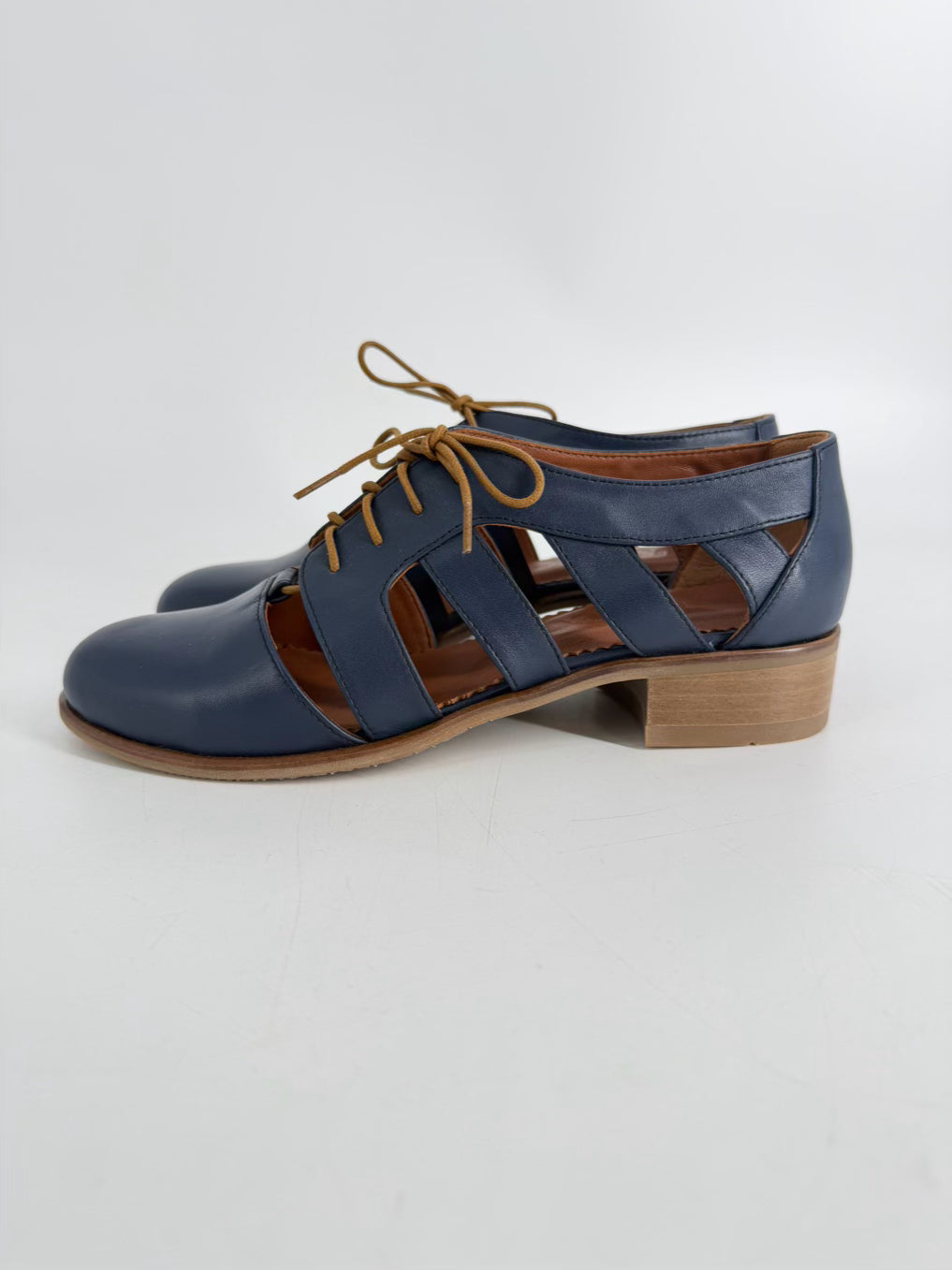 JULIA BO Nassau Cutout Oxfords Size WMNS 38 Navy Shoes