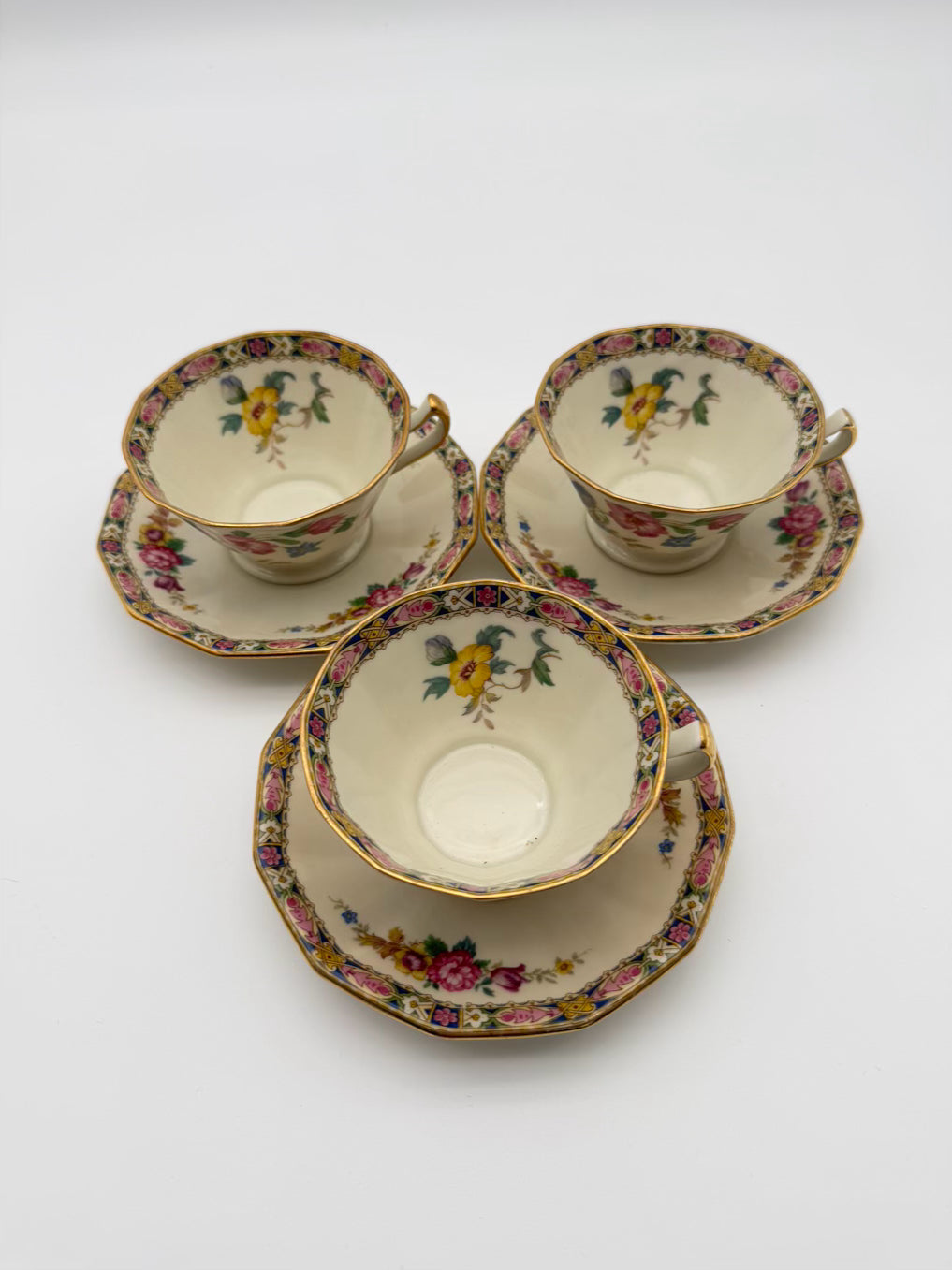 BLACK KNIGHT Palmero White, Pink, Yellow & Blue Porcelain Dinnerware Setting for 4 Includes Serving Pieces