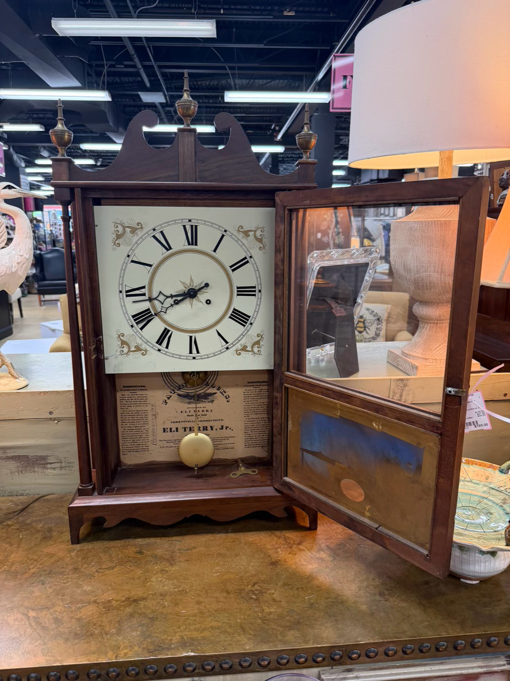 ELI TERRY REPRODUCTION Wood Pillar and Scroll Mantel Clock