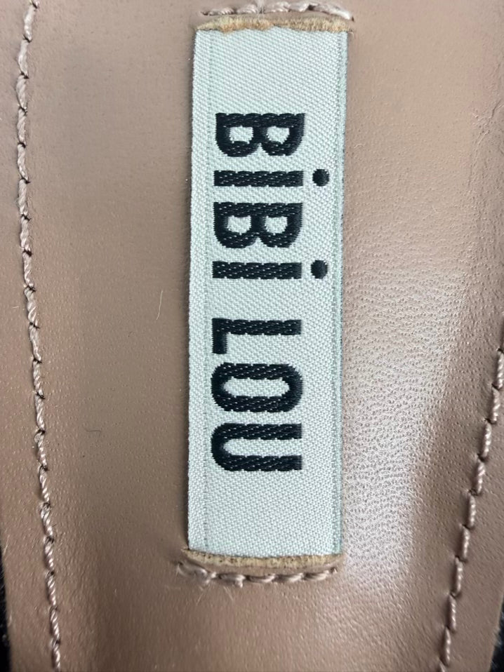 BIBI LOU Size 39 White & Black Kitten heels