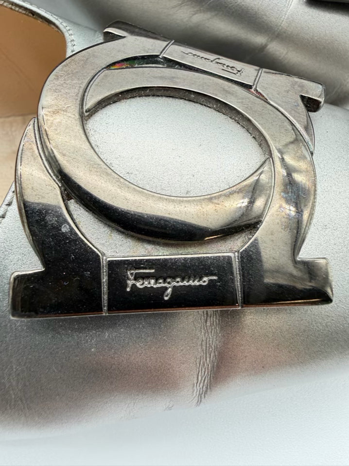 SALVATORE FERRAGAMO Size WMNS 8 Silver Leather Kitten heels