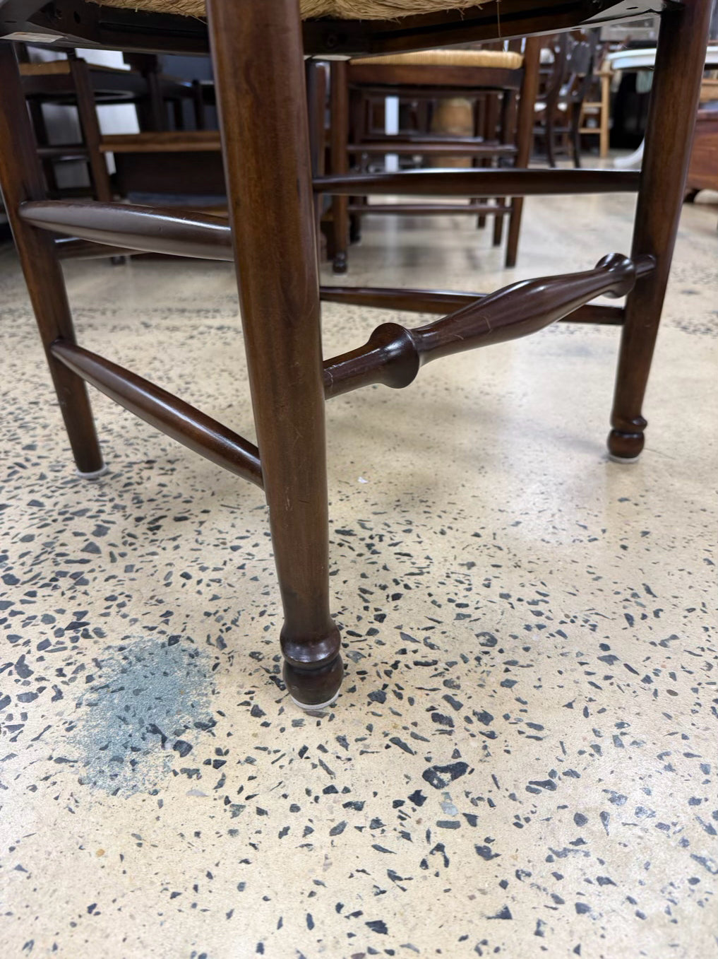 WILLIAMS SONOMA  Light & Dark Wood Farm House Dinning Table & 6 Ladder Back Chairs w/ Leaves
