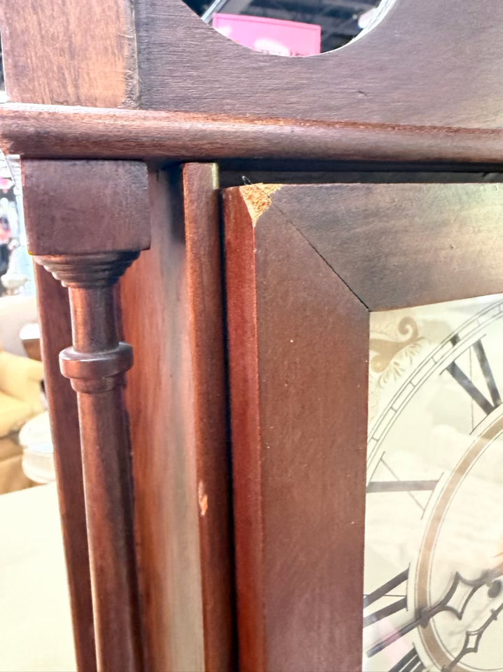 ELI TERRY REPRODUCTION Wood Pillar and Scroll Mantel Clock