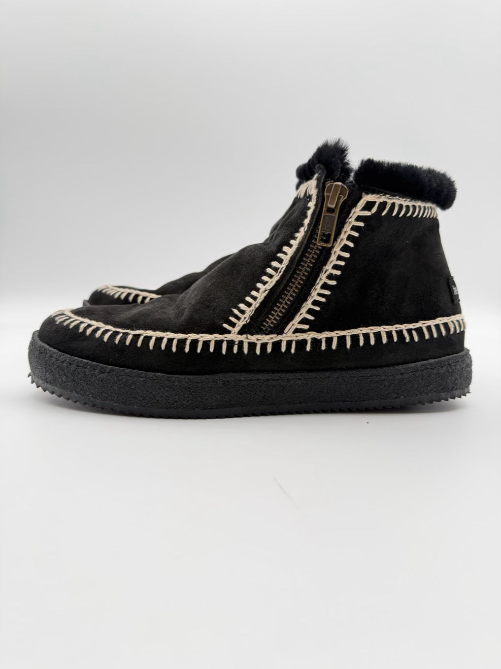 LAIDBACK LONDON WMNS Size 39 Black & White Crochet Detail Booties