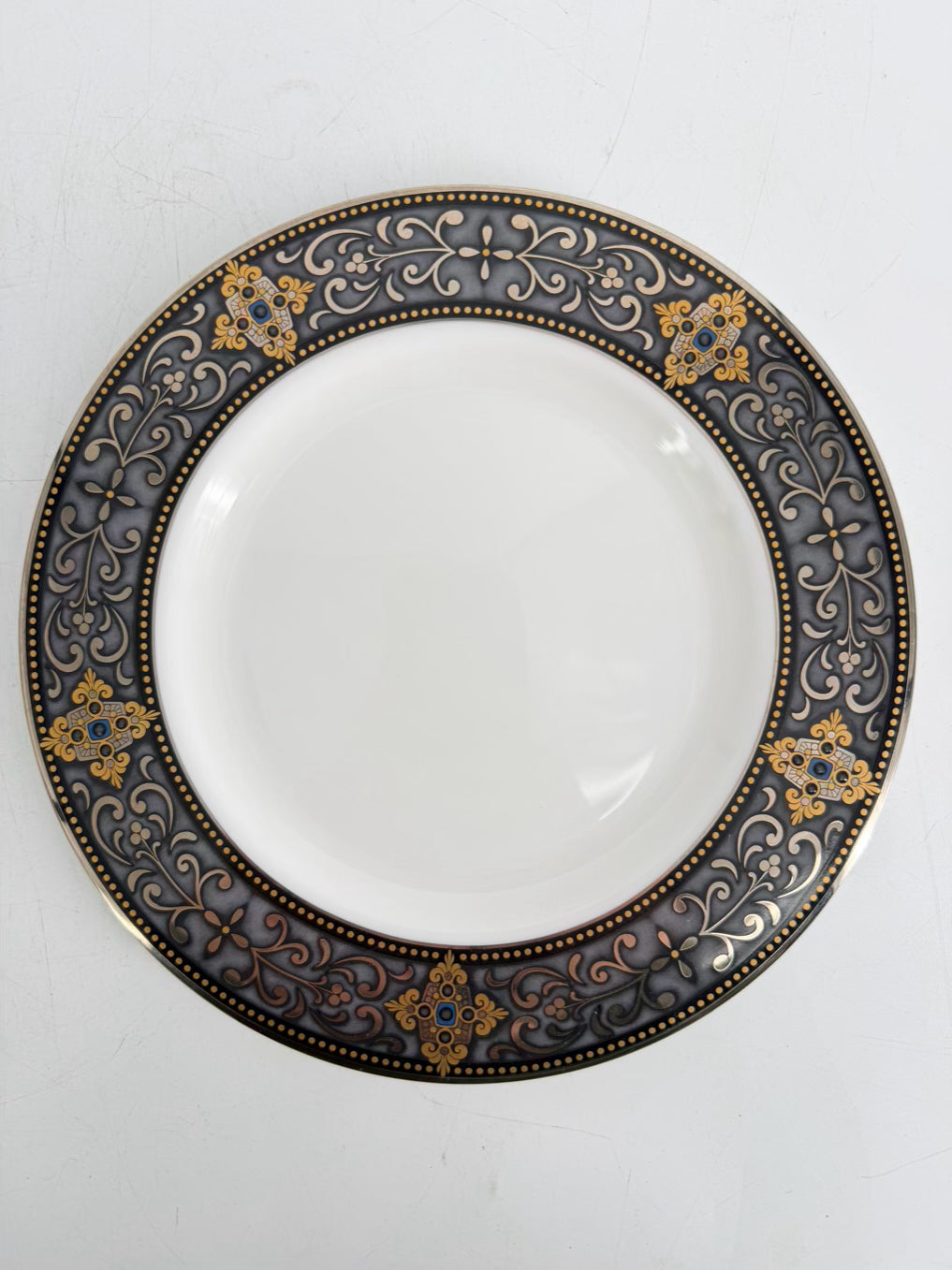 LENOX White, Black & Gold Porcelain Vintage Jewell 5 Piece Dinnerware Setting For 4
