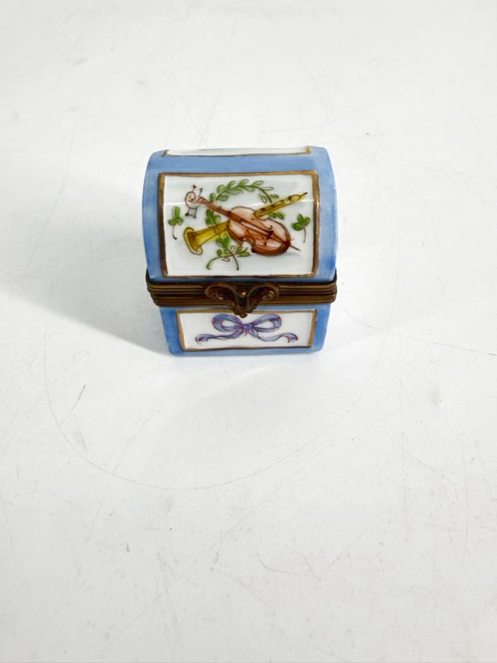 LIMOGES Violin Trunk Style Box w/ 3 Perfumes