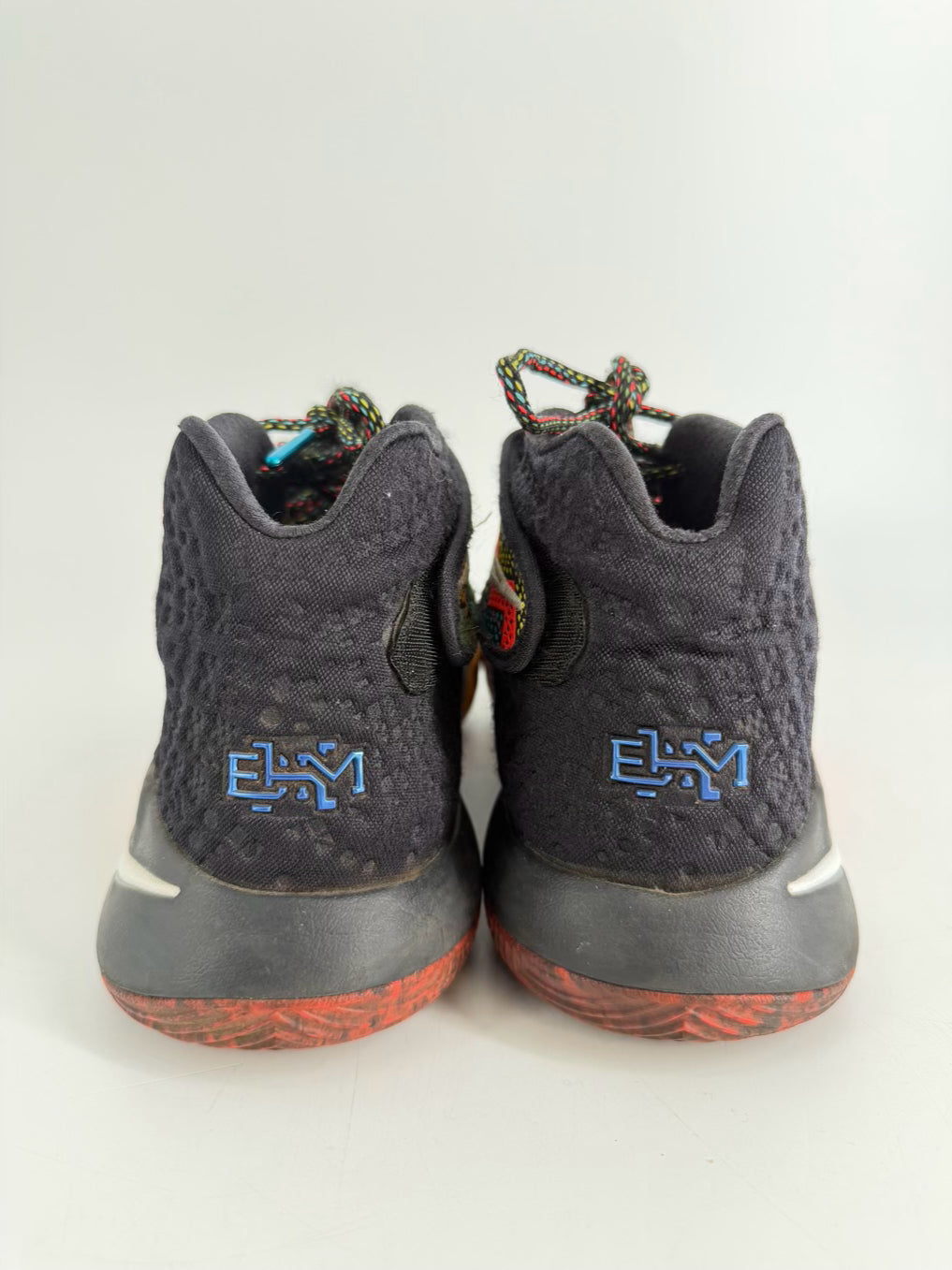 NIKE Size 10 Black & Multi Colored Textile Sneakers