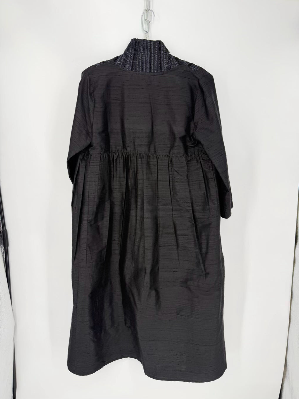 JULIA AMORY Size Wmn's L Black Silk Open Front Long Jacket