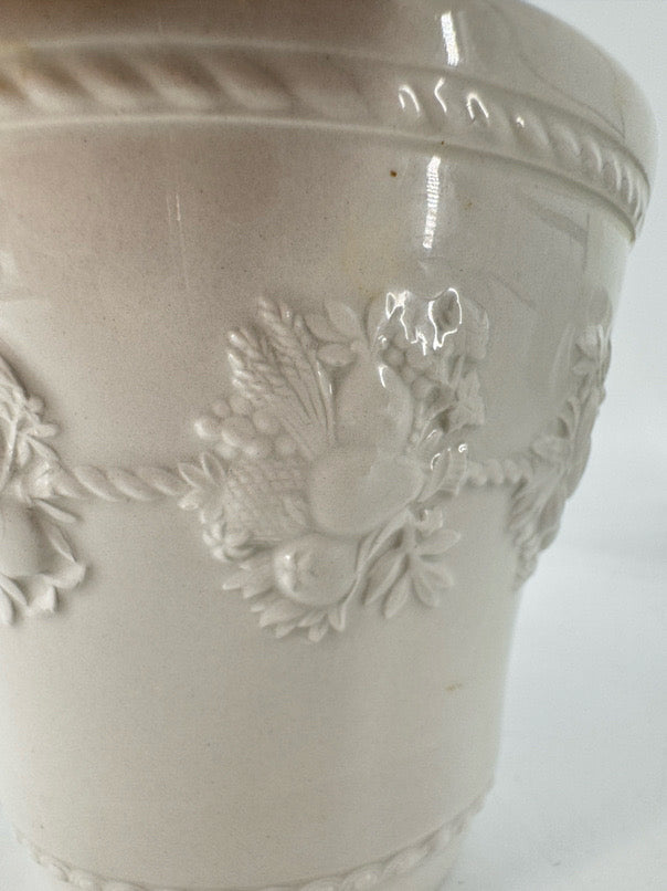 WEDGWOOD White Earthenware "Festivity" Set of 6 Mugs