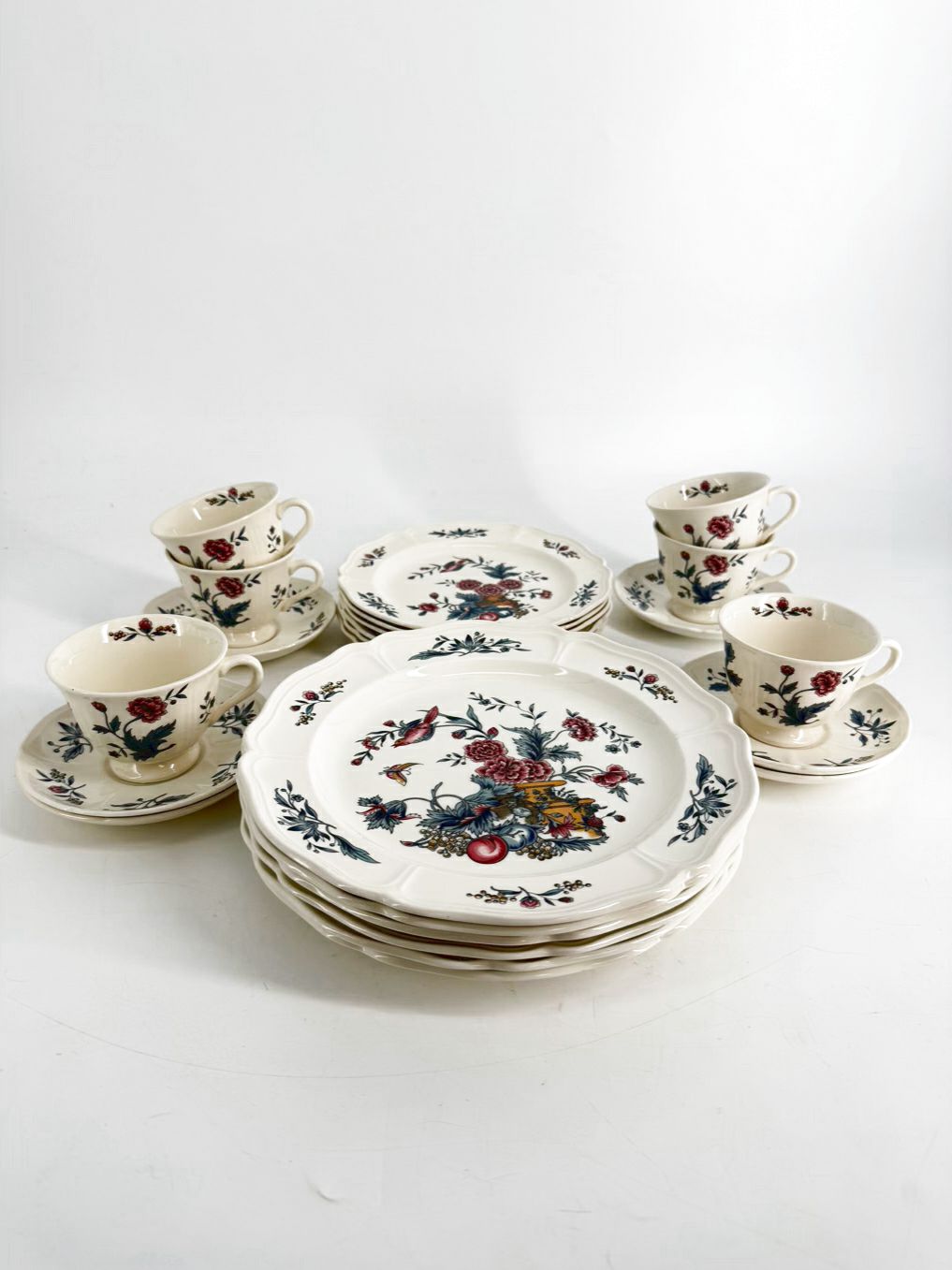 WEDGEWOOD  Williamsburg Potpourri White, Pink & Blue China 4 Piece Dinnerware Setting For 6