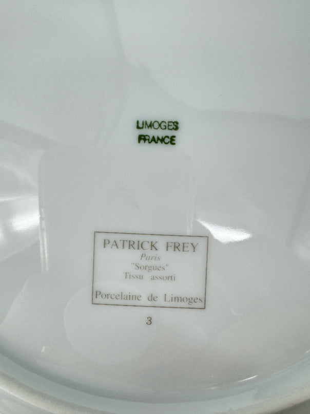 LIMOGES PATRICK FREY Green & White Porcelain Sorgues Set of 14 Dinner Plates