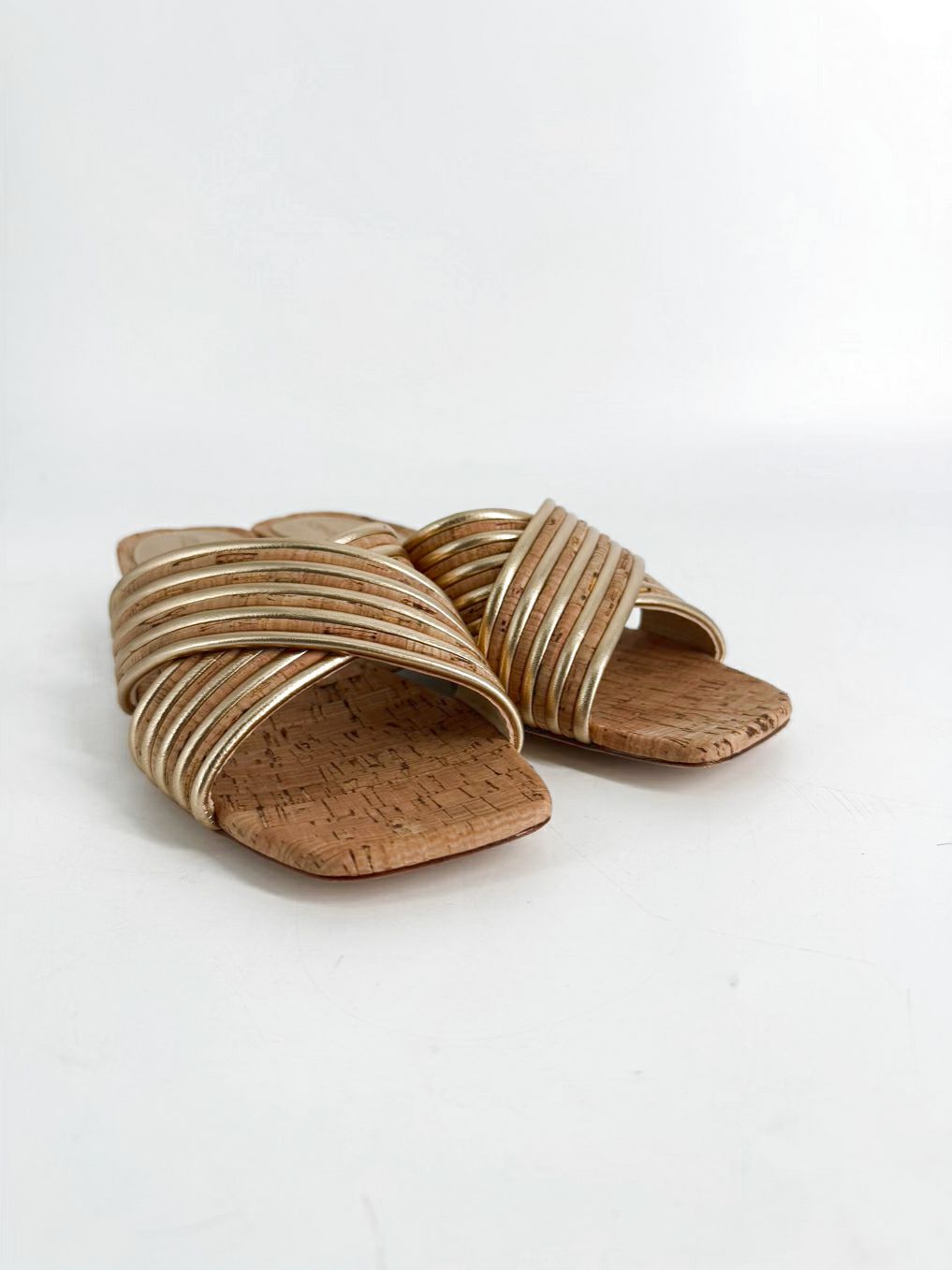 J MCLAUGHLIN Size 9 Gold Leather Sandals