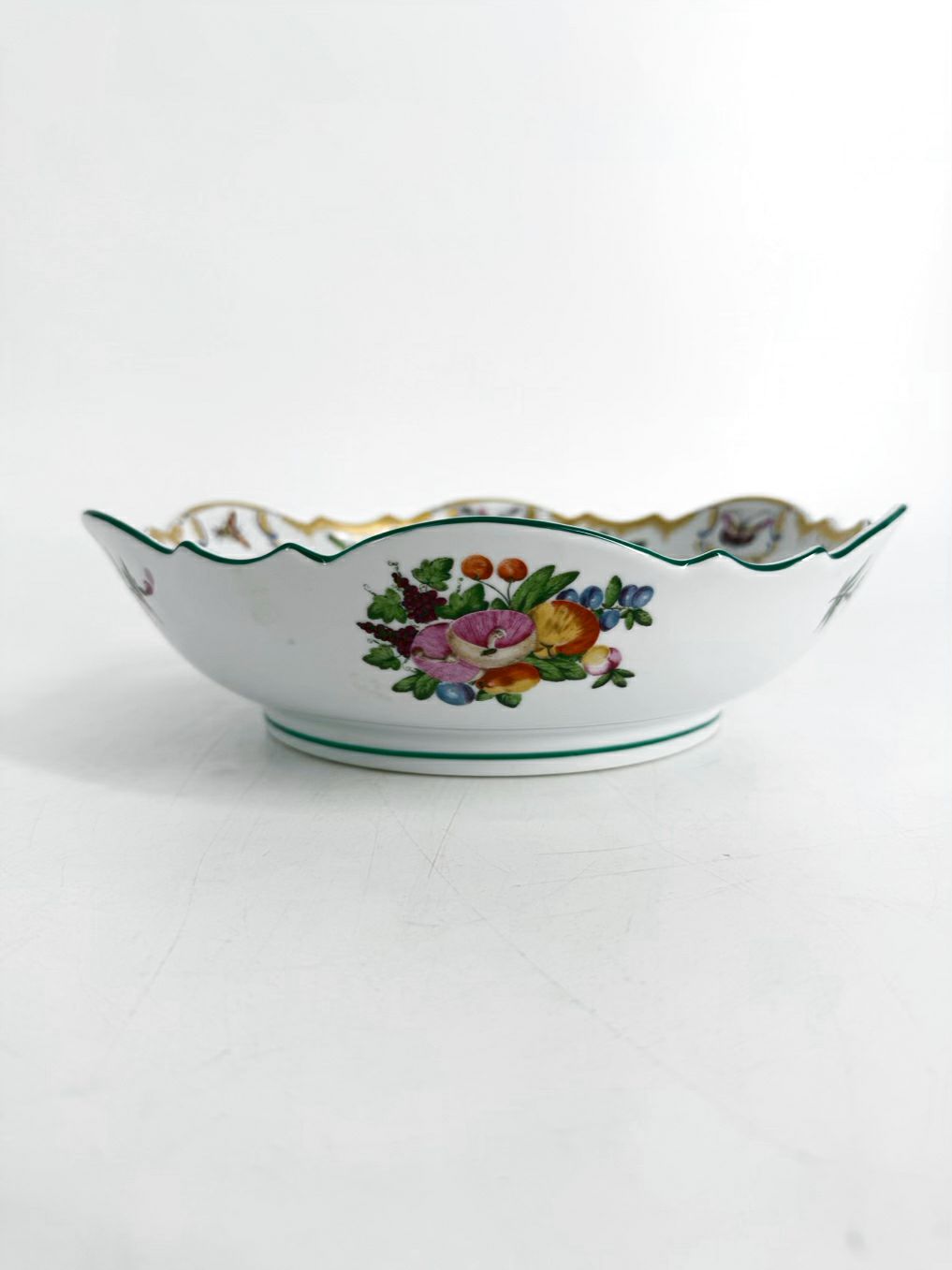 MOTTAHEDEH White & Multi Porcelain Williamsburg Duke Of Gloucester Bowl w/ Scalloped Edge