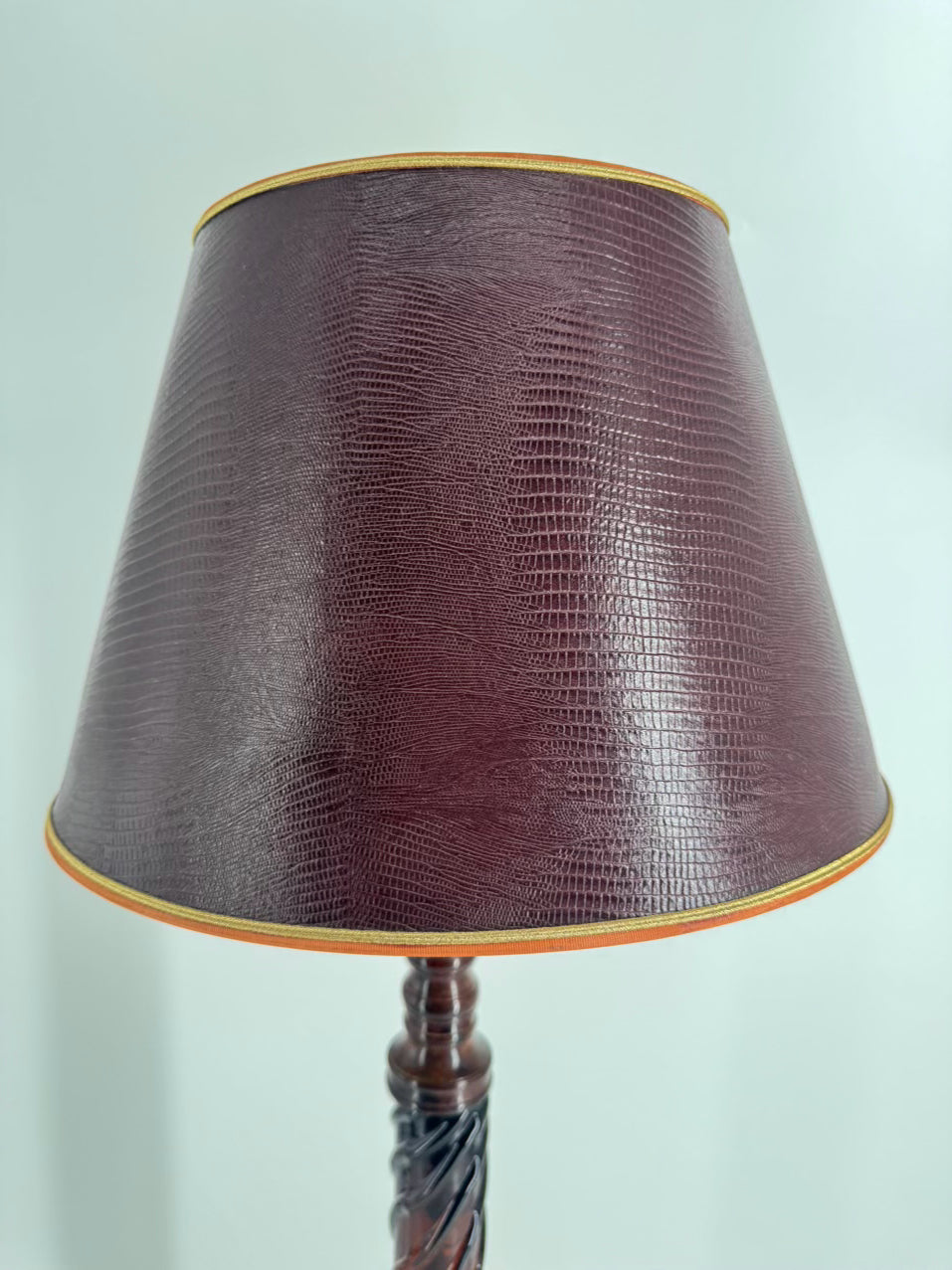 VINTAGE THE BRADBURY GALLERY Amber Glass Lamp w/ Leather Look Shade