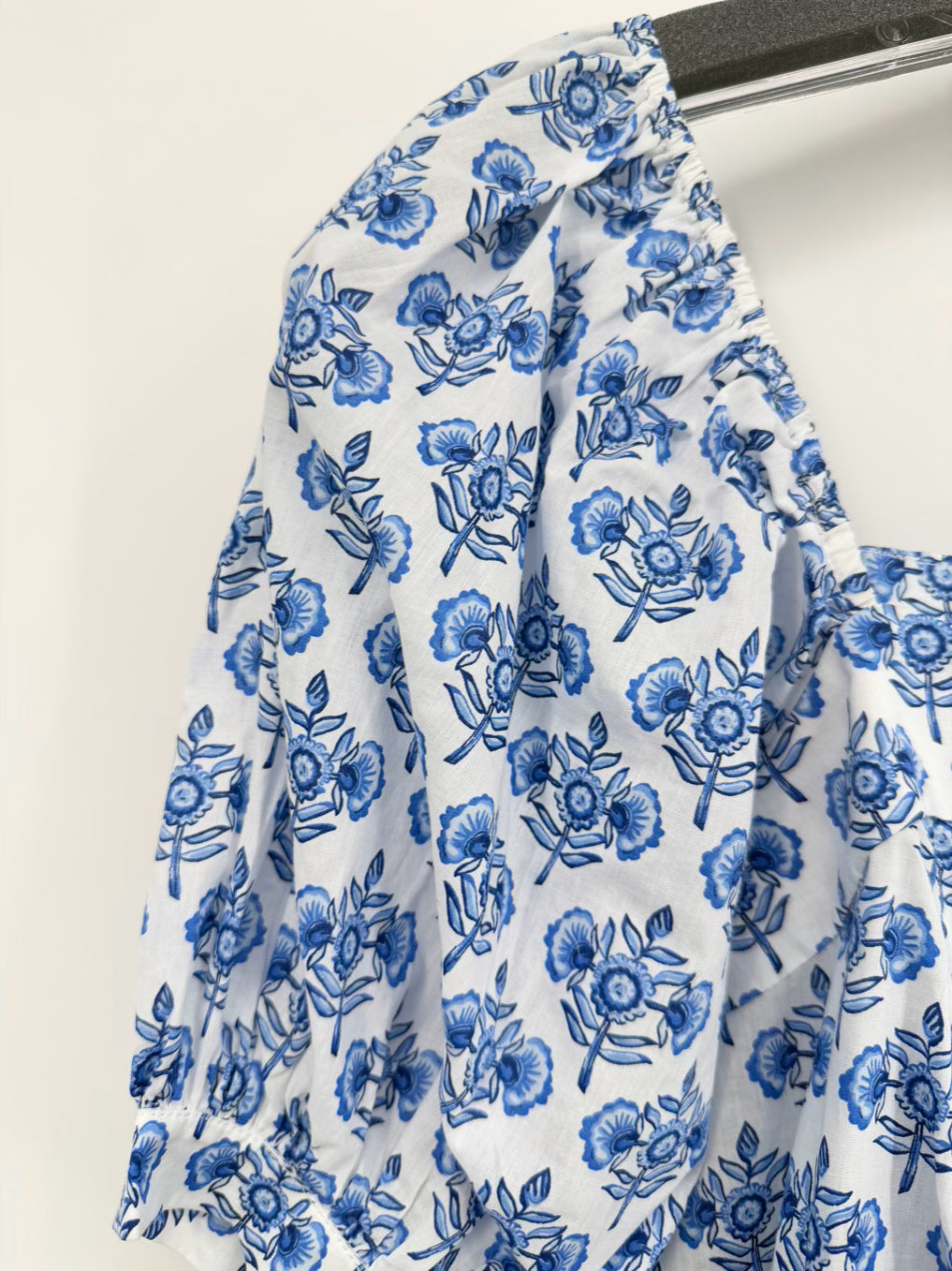 J MCLAUGHLIN Size M White & Blue Floral Maxi-Dress NWT