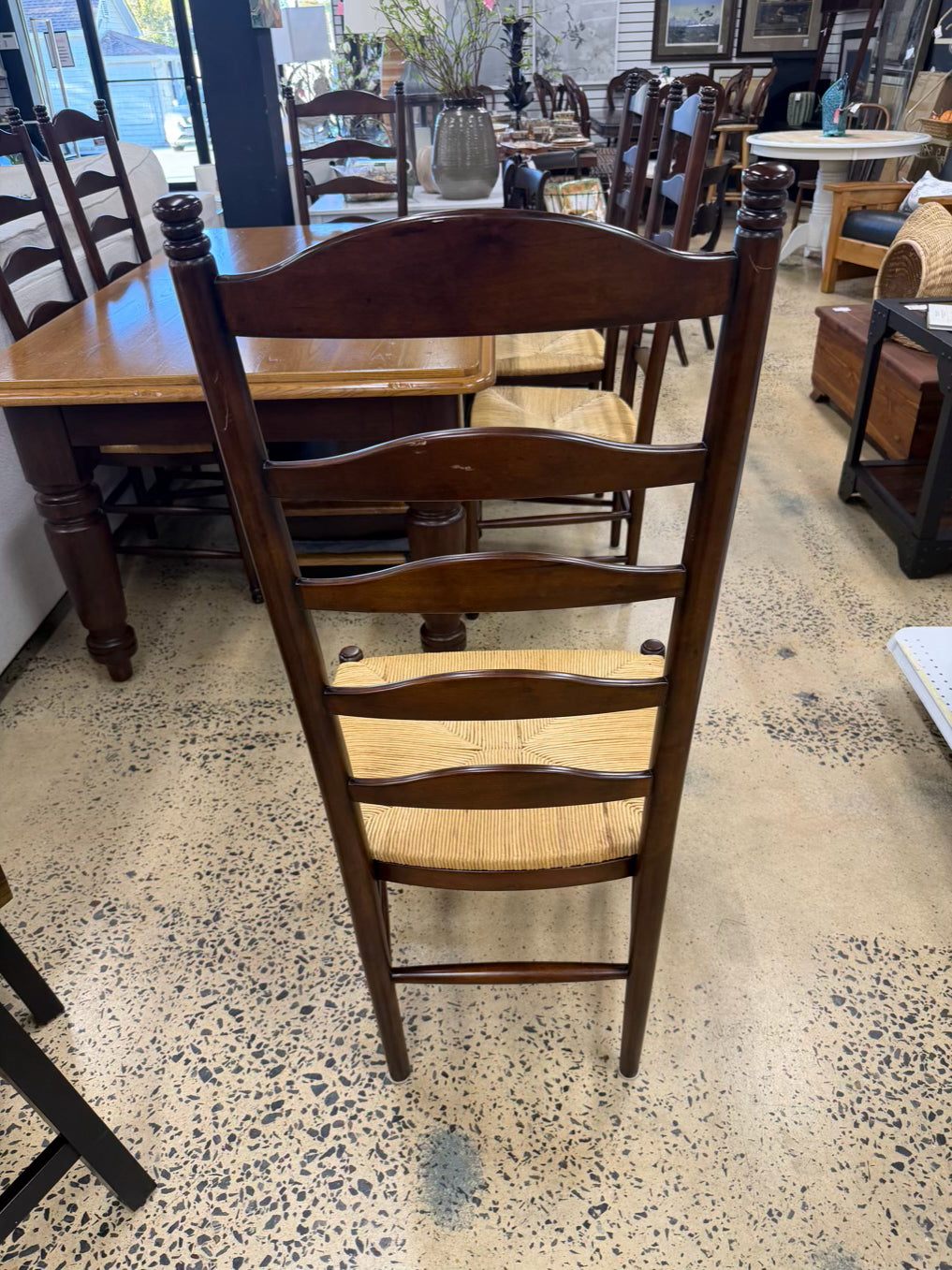 WILLIAMS SONOMA  Light & Dark Wood Farm House Dinning Table & 6 Ladder Back Chairs w/ Leaves